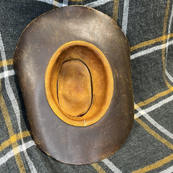 Handmade Top Grain Leather Hat - Picture 5 of 8